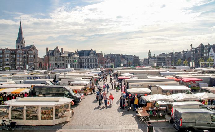 Foto / Donderdagse markt / sint-niklaas.be